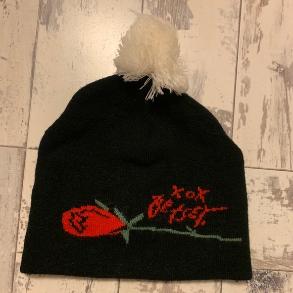 Cute/Cozy Rose🌹 Betsey Johnson Toboggan O/S - Picture 6 of 6